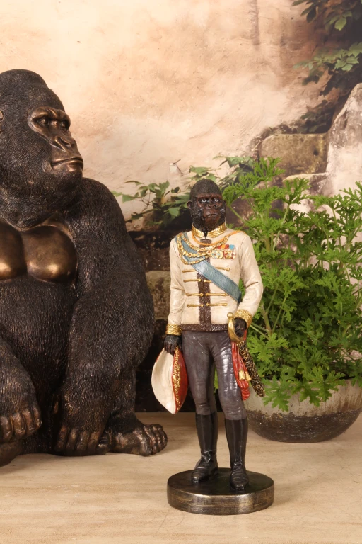 Orangutang-figur på fod - elfenben - 40,5 cm