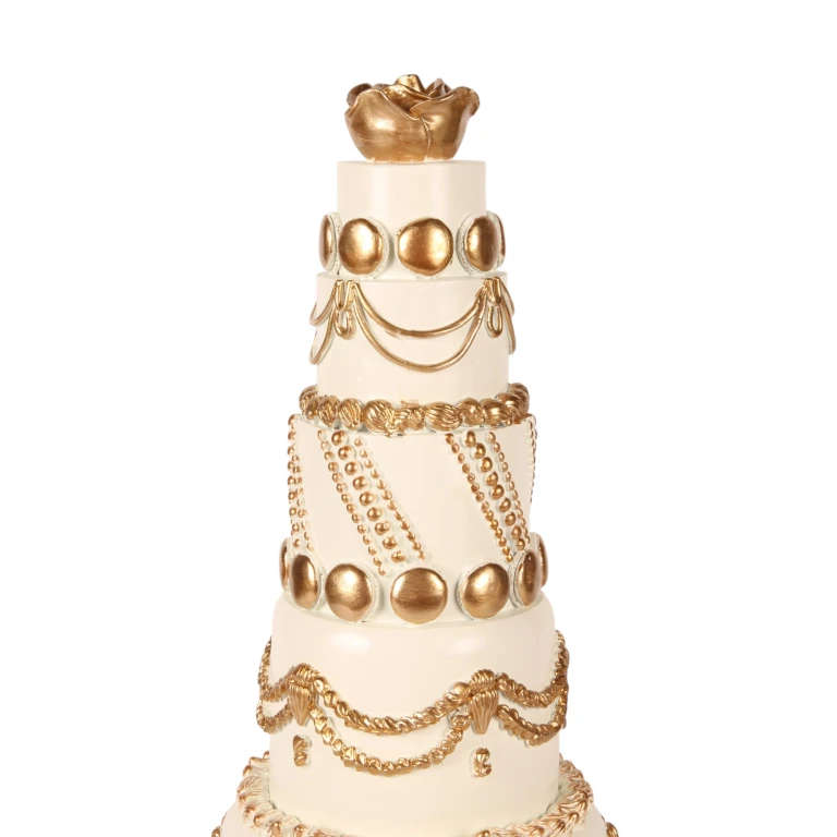 Dekorativ kage - hvid/creme med guld - 47 cm - kunstharpiks