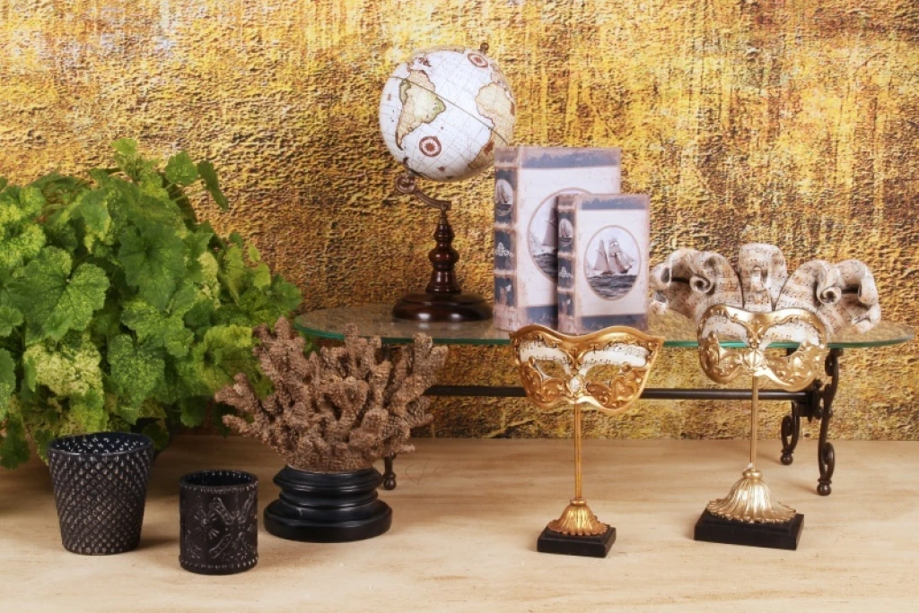 Dekorativ maske på fod - guld - 20,5 cm - kunstharpiks