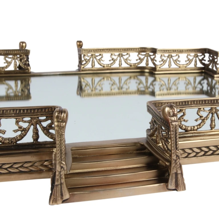 Serveringsbak messing guld - 71 x 50 cm